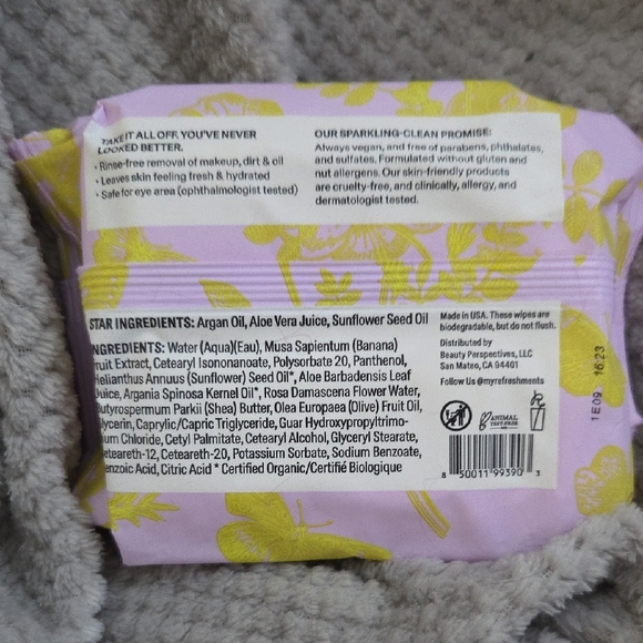 Refreshments Cleansing Face Wipes - Pink and Yellow 30 Count - Picture 2 of 2